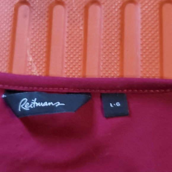 Burgundy crop shoulders top - Picture 3 of 3